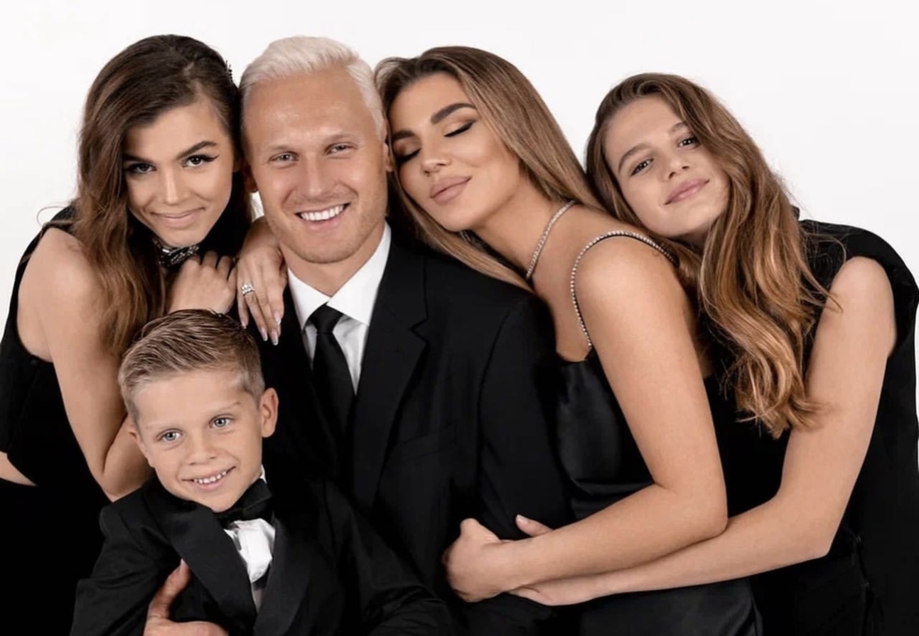 Дети Анны Седоковой — кто они и как выглядят, что делают ?