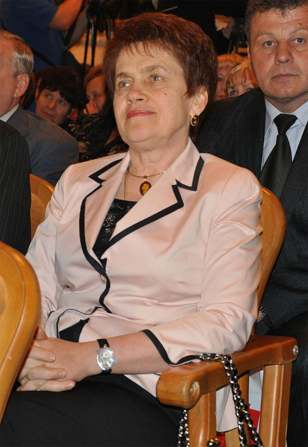 Жена Януковича Людмила: биография, семья и общественная деятельность