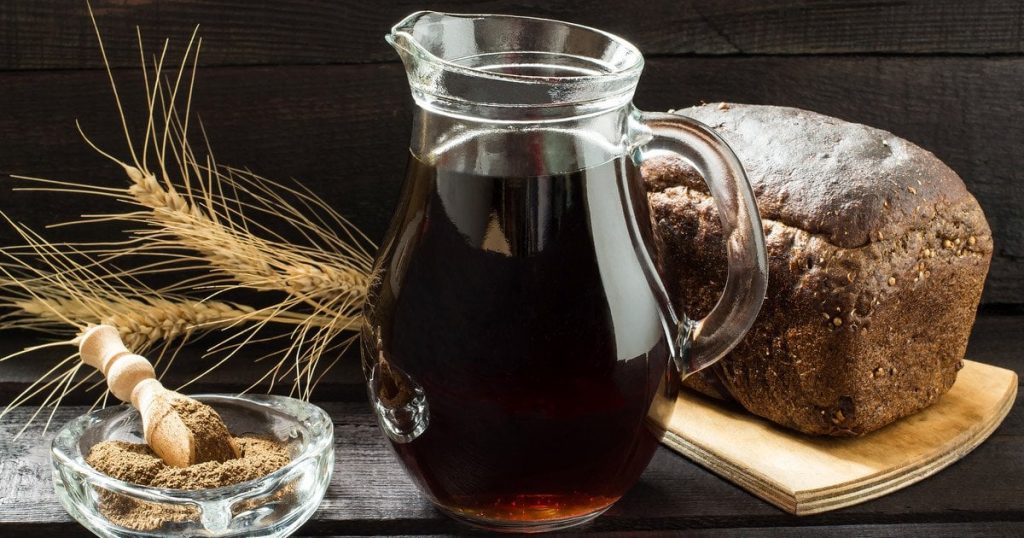 Як приготувати домашній хлібний квас: рецепт літнього напою як із бочки у дитинстві