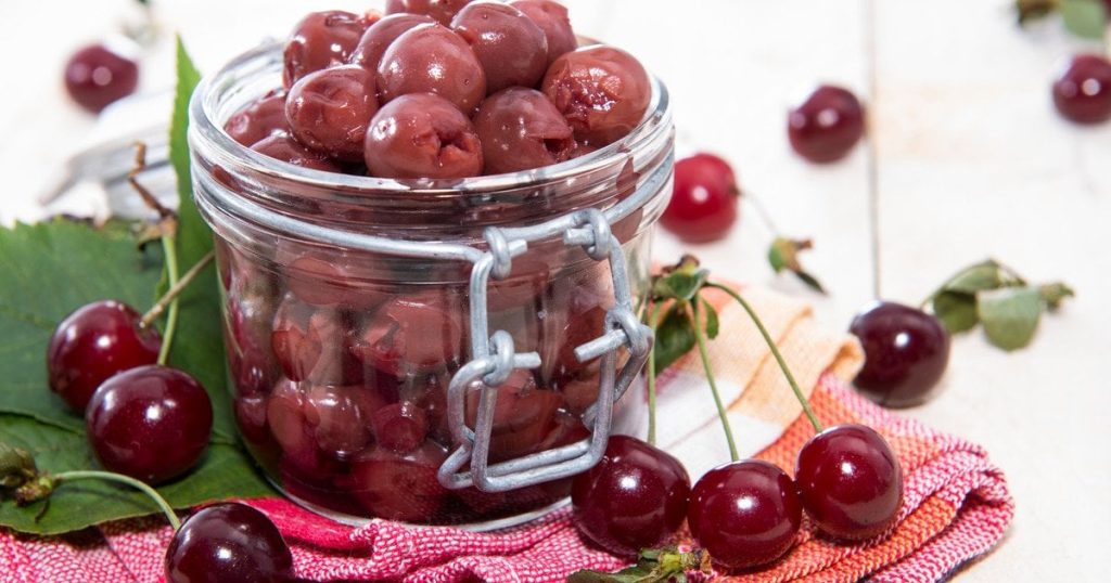 Маринована вишня: рецепт незвичайної закуски